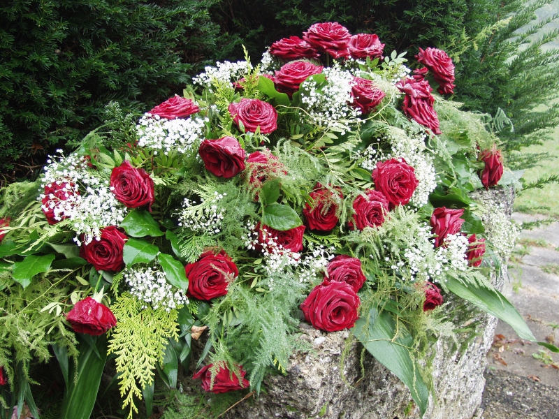 funeraire-LA TOUR-min_roses-61203